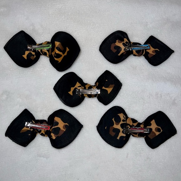 Leopard Print Exotic Bandana Knotted Hair Bow - Picture 10 of 11